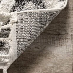 NuLOOM Fleur Geometric High/Low Tassel Area Rug -Home Furnishing Store GUEST 061e3588 0f72 42d4 82fd 2166b07e518d