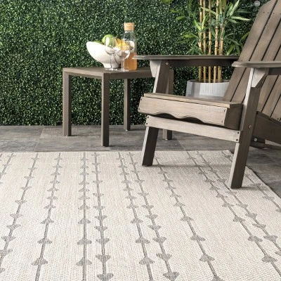 NuLOOM Kiernan Vertical Teardrop Stripe Indoor And Outdoor Area Rug 7 NuLOOM Kiernan Vertical Teardrop Stripe Indoor And Outdoor Area Rug - Image 7