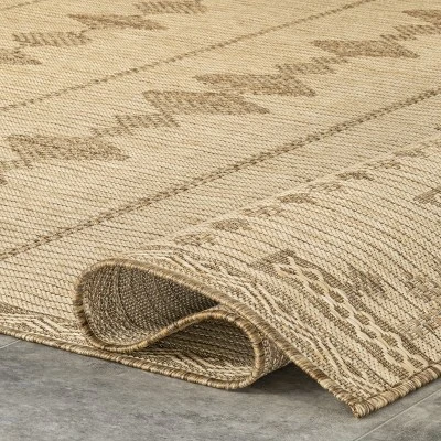 NuLOOM Alexandra Aztec Indoor And Outdoor Area Rug 3 NuLOOM Alexandra Aztec Indoor And Outdoor Area Rug - Image 3