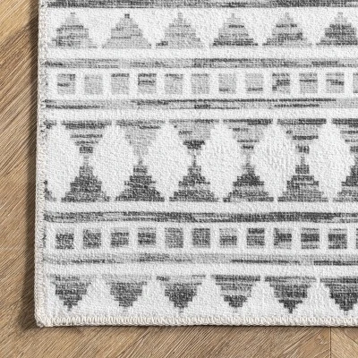 NuLOOM Kira Machine Washable Geometric Area Rug 4 NuLOOM Kira Machine Washable Geometric Area Rug - Image 4