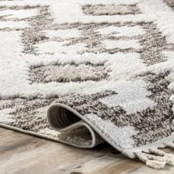 NuLOOM Amalia Southwestern High Low Shaggy Tassel Area Rug -Home Furnishing Store GUEST 9bd379f8 f380 49d7 baf9 c6a70e1a1633