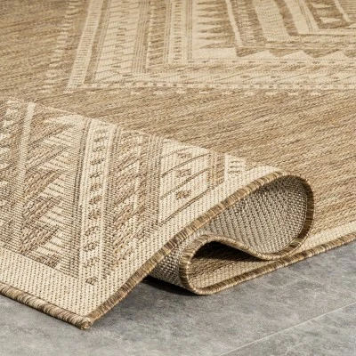 NuLOOM Landry Aztec Indoor And Outdoor Area Rug 3 NuLOOM Landry Aztec Indoor And Outdoor Area Rug - Image 3