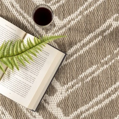 NuLOOM Macklin Herringbone Indoor/Outdoor Area Rug 5 NuLOOM Macklin Herringbone Indoor/Outdoor Area Rug - Image 5