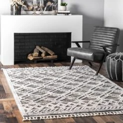 NuLOOM Ansley Moroccan Lattice Tassel Area Rug