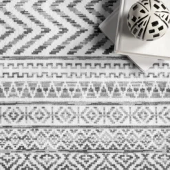 NuLOOM Kira Machine Washable Geometric Area Rug 14 NuLOOM Kira Machine Washable Geometric Area Rug -Home Furnishing Store GUEST cbfe0ec8 269d 406c bd00 fe500a612f50