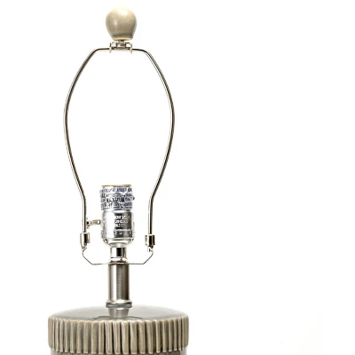 NuLOOM Franklin 25" Ceramic Table Lamp 4 NuLOOM Franklin 25" Ceramic Table Lamp - Image 4