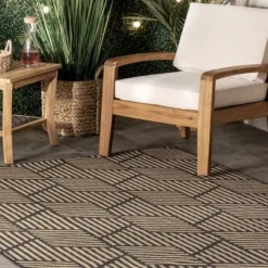 NuLOOM Leona Modern Geometric Indoor And Outdoor Area Rug -Home Furnishing Store GUEST d769348b c617 46cf b788 d6457a7ff755