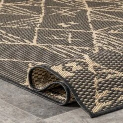 NuLOOM Marlow Geometric Aztec Indoor And Outdoor Patio Area Rug -Home Furnishing Store GUEST ffa0ae14 58c0 4b3d 84b7 60c9593295dc